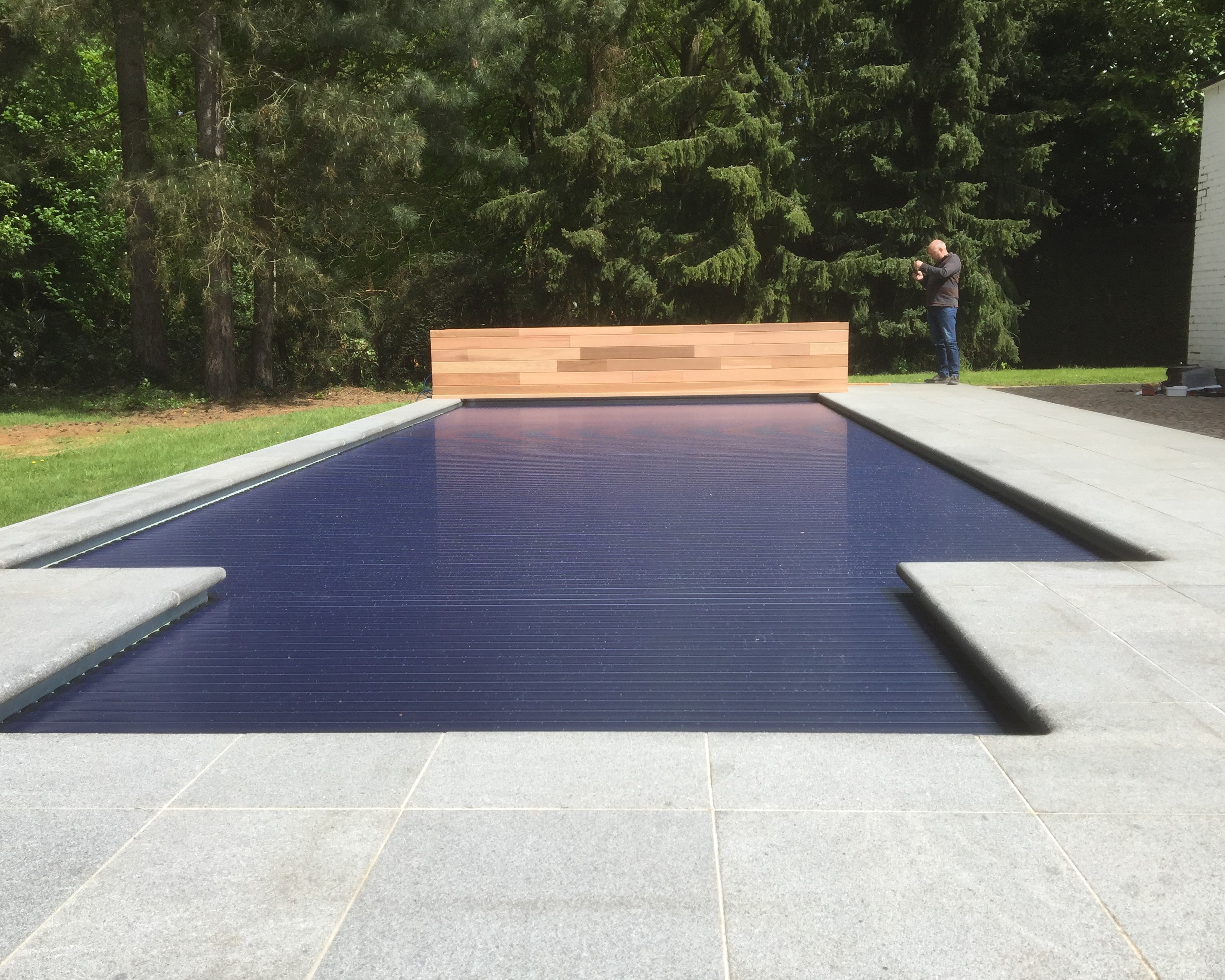Retrofit solar roldek op bestaand zwembad.